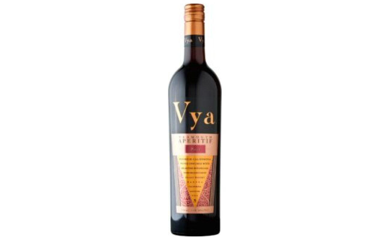 Vya Vermouth Sweet Von Quady Winery Genießen Sie Den Süßen Vya Vermouth Von Quady Winery Mit Seinen Einzigartigen Aromen. Perfekt Für Besondere Anlässe Und Genussmomente.